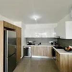 Modern Designer 公寓 拉纳卡