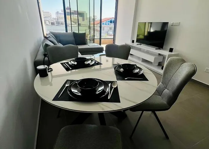 Apartment Modern Designer Larnaca