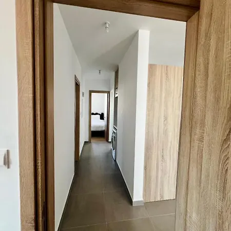 Modern Designer * لارنكا