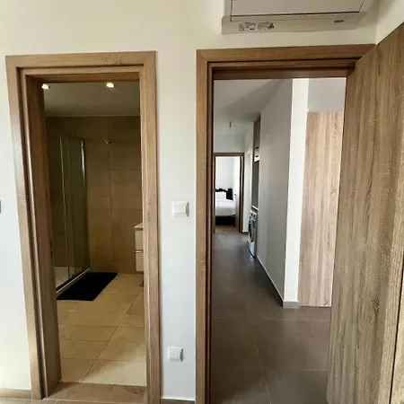 Modern Designer * لارنكا